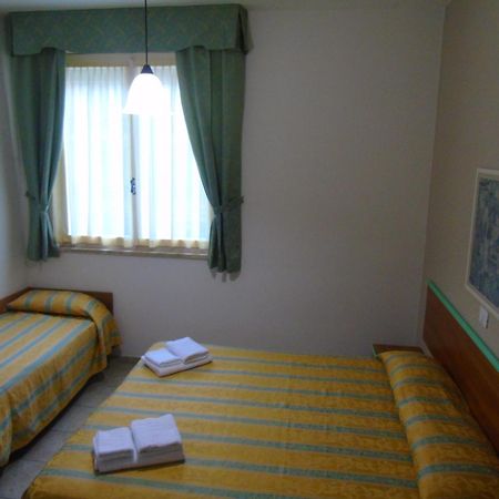 Hotel Zeus Lido Di Classe Room Only 外观 照片