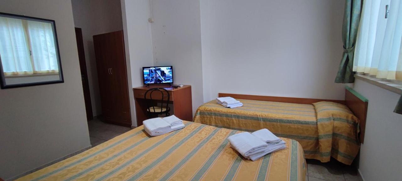 Hotel Zeus Lido Di Classe Room Only 外观 照片